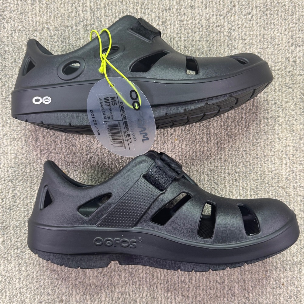OOFOS OOcandoo Black Recovery Sandal Unisex NWT Women's 7 / Men's 5 EU38